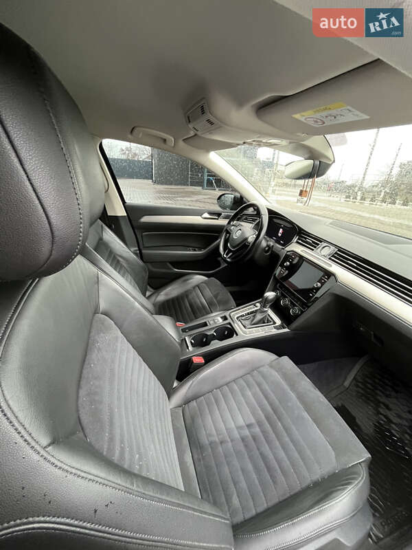 Седан Volkswagen Passat 2018 в Южноукраїнську