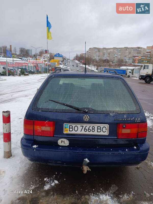 Універсал Volkswagen Passat 1996 в Рівному