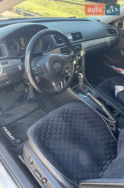 Седан Volkswagen Passat 2013 в Харькове