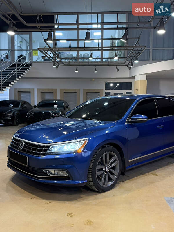 Седан Volkswagen Passat 2016 в Запоріжжі