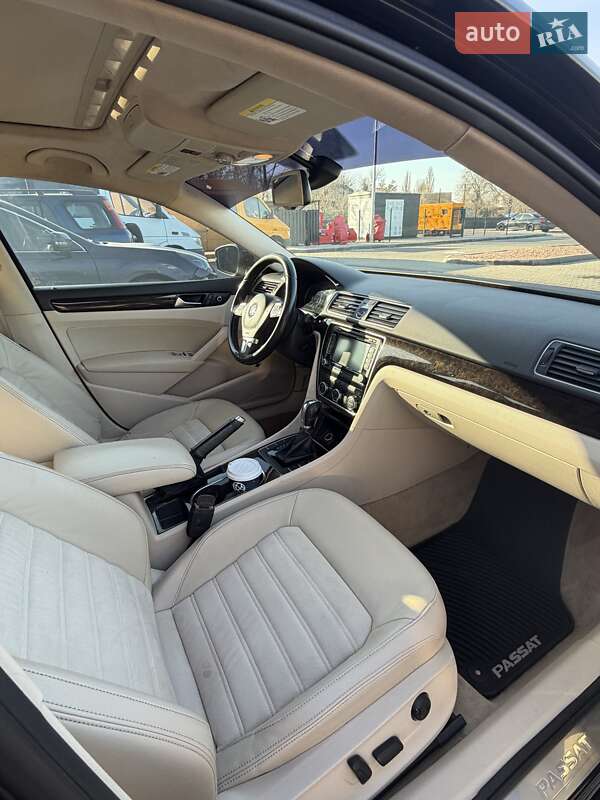 Седан Volkswagen Passat 2014 в Одесі
