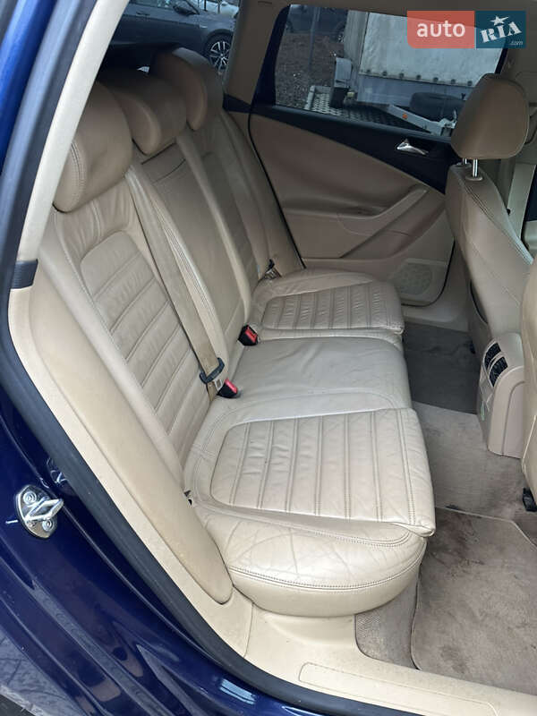 Універсал Volkswagen Passat 2008 в Ужгороді