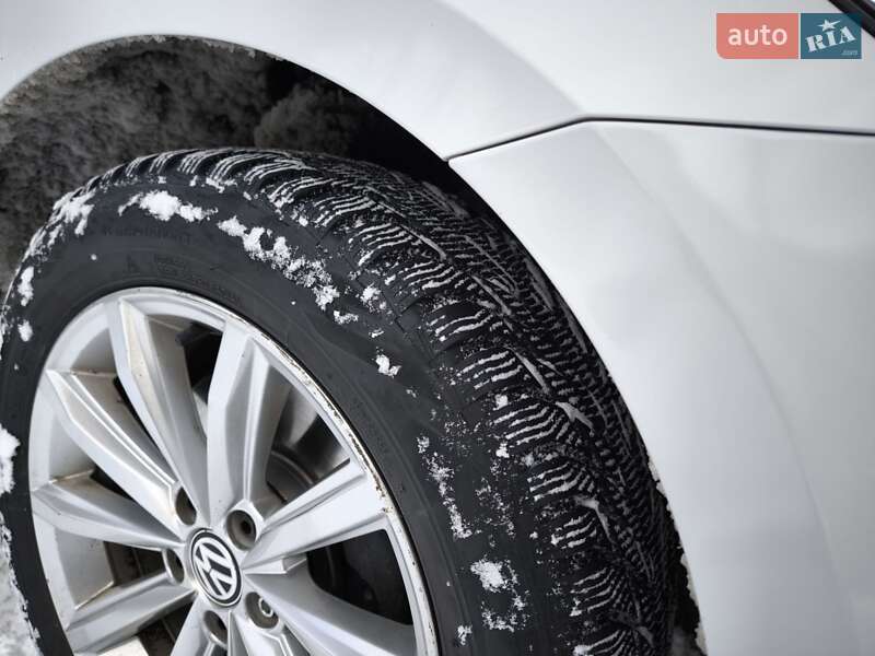 Універсал Volkswagen Passat 2015 в Козятині