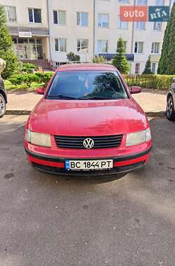 Седан Volkswagen Passat 1998 в Львові