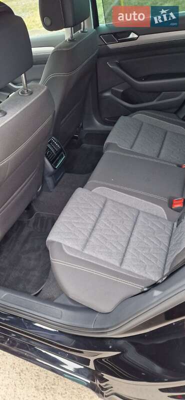 Универсал Volkswagen Passat 2022 в Львове фото 4 Универсал Volkswagen Passat 2022 в Львове