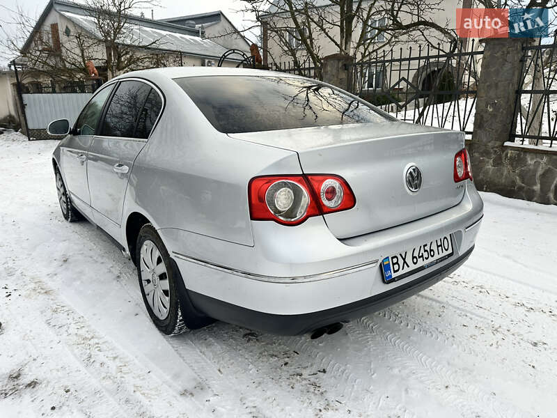 Седан Volkswagen Passat 2006 в Волочиську
