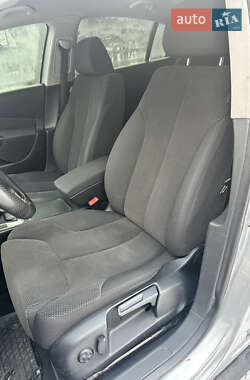 Седан Volkswagen Passat 2006 в Волочиске