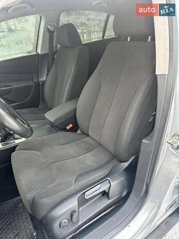 Седан Volkswagen Passat 2006 в Волочиську