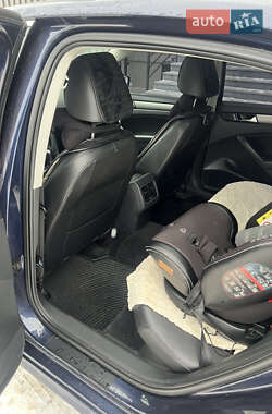 Седан Volkswagen Passat 2013 в Хмельницком