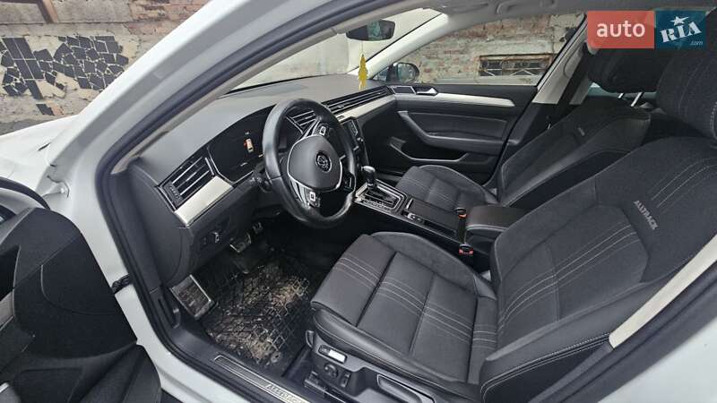 Універсал Volkswagen Passat 2016 в Зіньківі