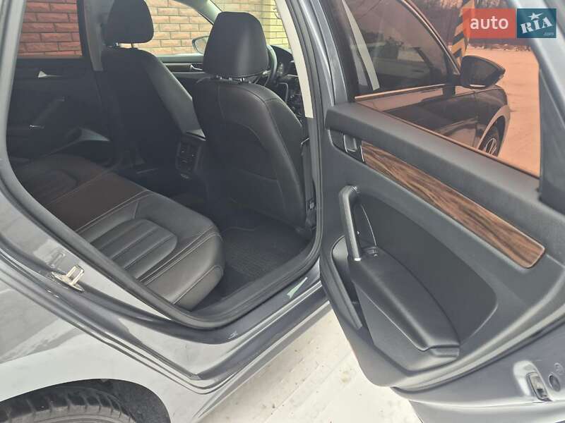 Седан Volkswagen Passat 2020 в Кременчуге