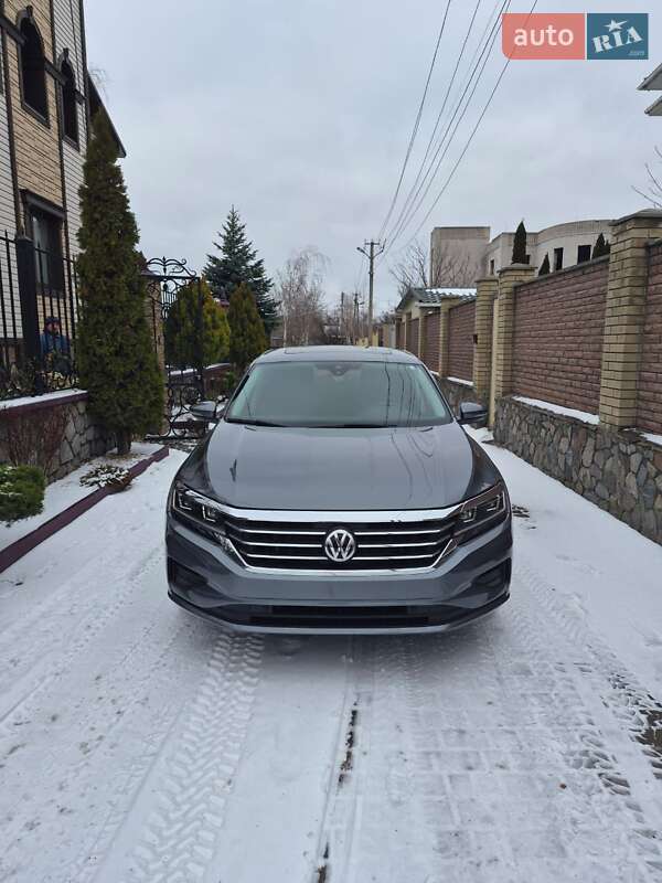 Седан Volkswagen Passat 2020 в Кременчуге