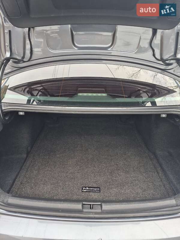 Седан Volkswagen Passat 2020 в Кременчуге