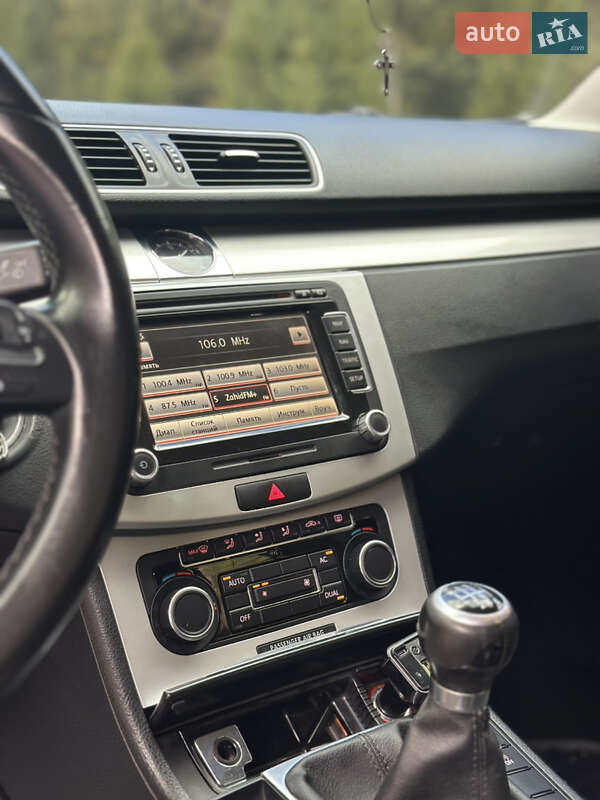 Седан Volkswagen Passat 2011 в Межгорье