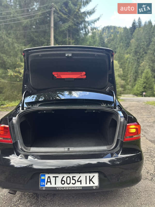 Седан Volkswagen Passat 2011 в Межгорье