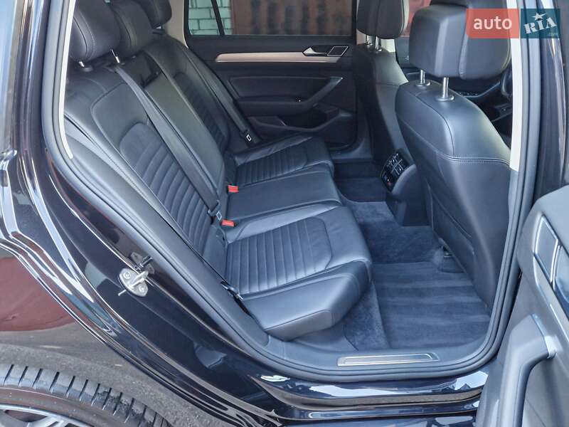 Універсал Volkswagen Passat 2016 в Києві фото 35 Універсал Volkswagen Passat 2016 в Києві