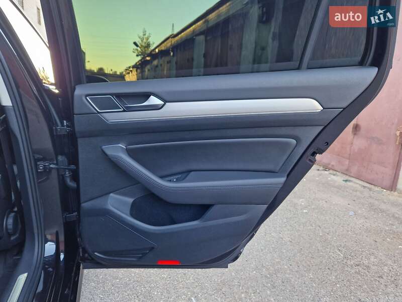 Універсал Volkswagen Passat 2016 в Києві фото 38 Універсал Volkswagen Passat 2016 в Києві