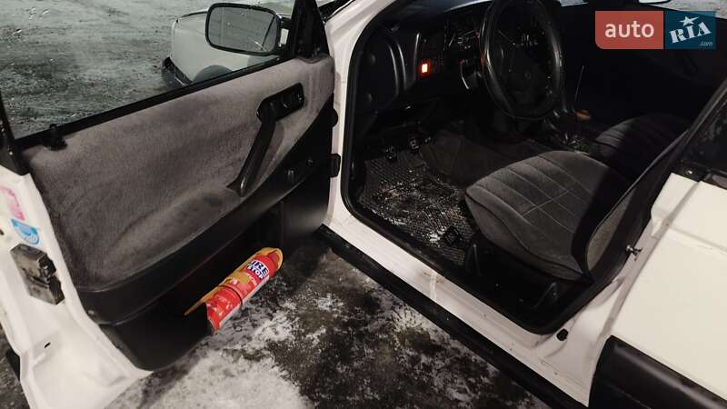 Універсал Volkswagen Passat 1993 в Лисянці