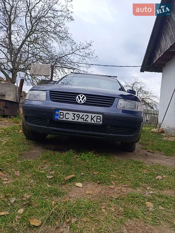 Універсал Volkswagen Passat 1997 в Новояворівську