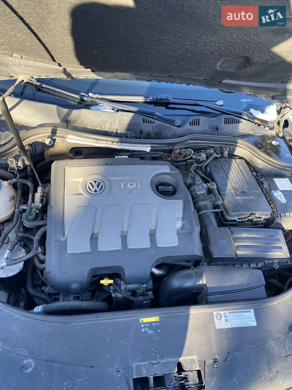 Універсал Volkswagen Passat 2013 в Бердичеві