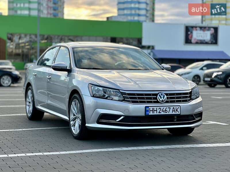 Седан Volkswagen Passat 2018 в Одессе