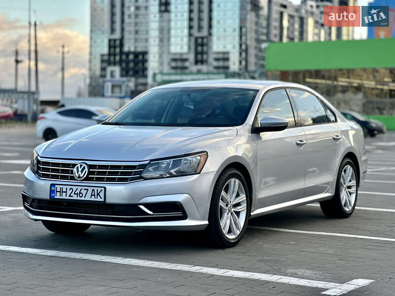 Седан Volkswagen Passat 2018 в Одессе