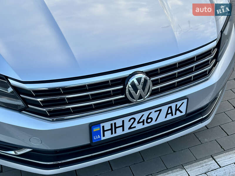 Седан Volkswagen Passat 2018 в Одессе