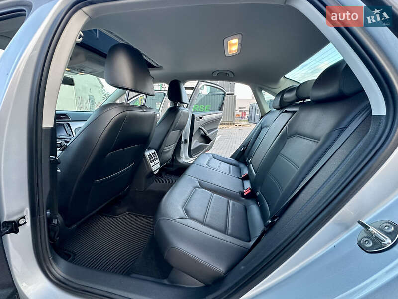 Седан Volkswagen Passat 2018 в Одессе