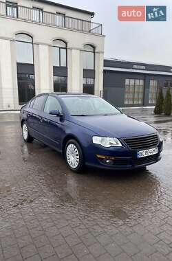 Седан Volkswagen Passat 2006 в Буске