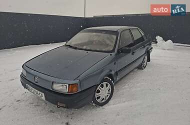 Седан Volkswagen Passat 1988 в Летичеве