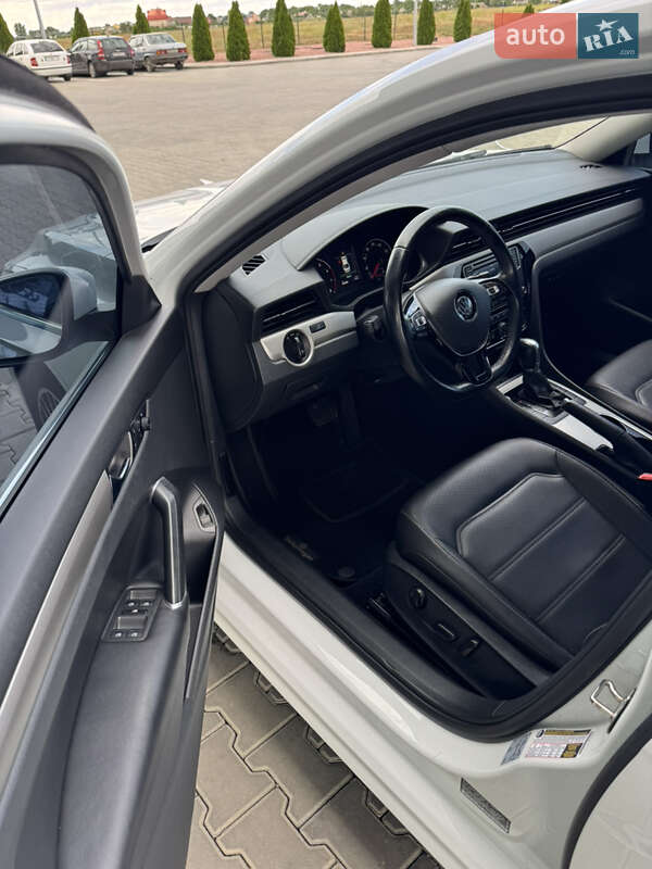 Седан Volkswagen Passat 2020 в Одессе