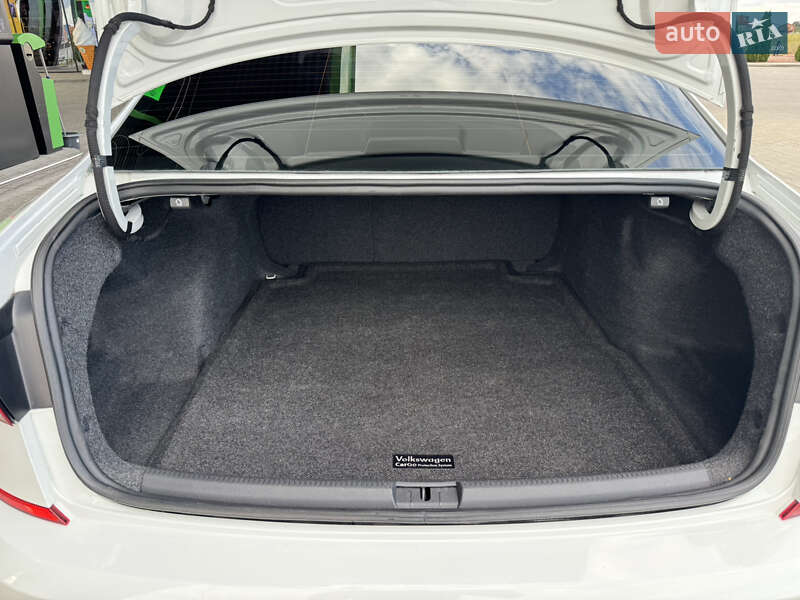 Седан Volkswagen Passat 2020 в Одессе