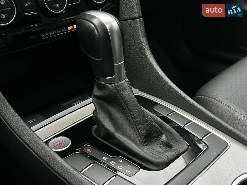 Седан Volkswagen Passat 2021 в Николаеве