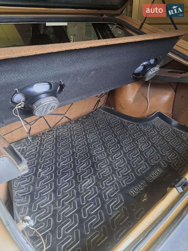 Хетчбек Volkswagen Passat 1981 в Ужгороді