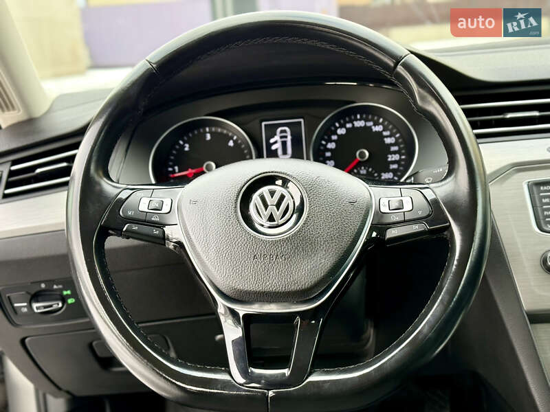 Универсал Volkswagen Passat 2016 в Луцке