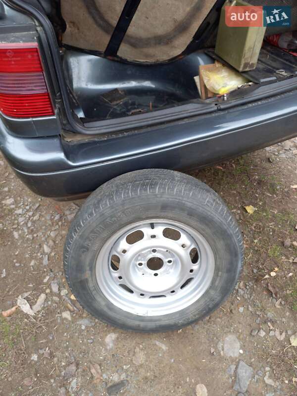 Універсал Volkswagen Passat 1995 в Мукачевому