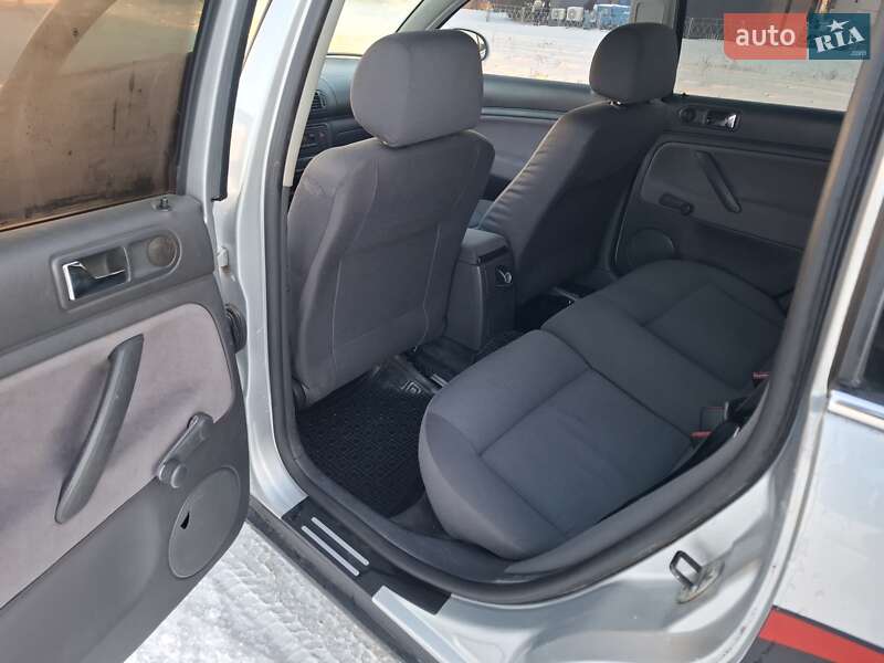 Універсал Volkswagen Passat 2004 в Черкасах фото 15 Універсал Volkswagen Passat 2004 в Черкасах
