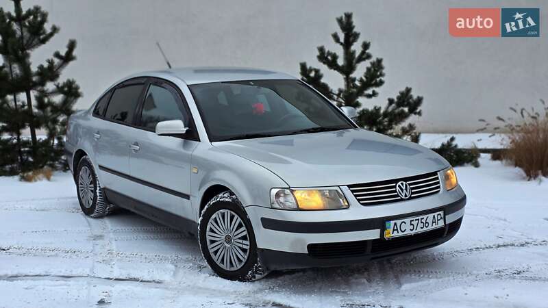 Седан Volkswagen Passat 1997 в Луцке