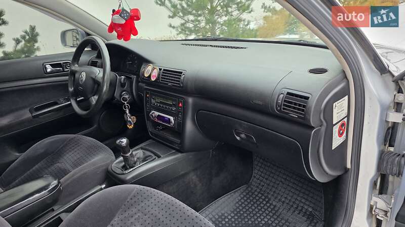 Седан Volkswagen Passat 1997 в Луцке