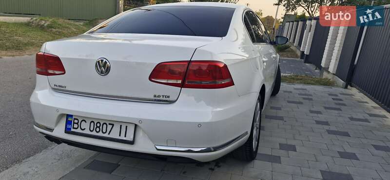 Седан Volkswagen Passat 2012 в Львові