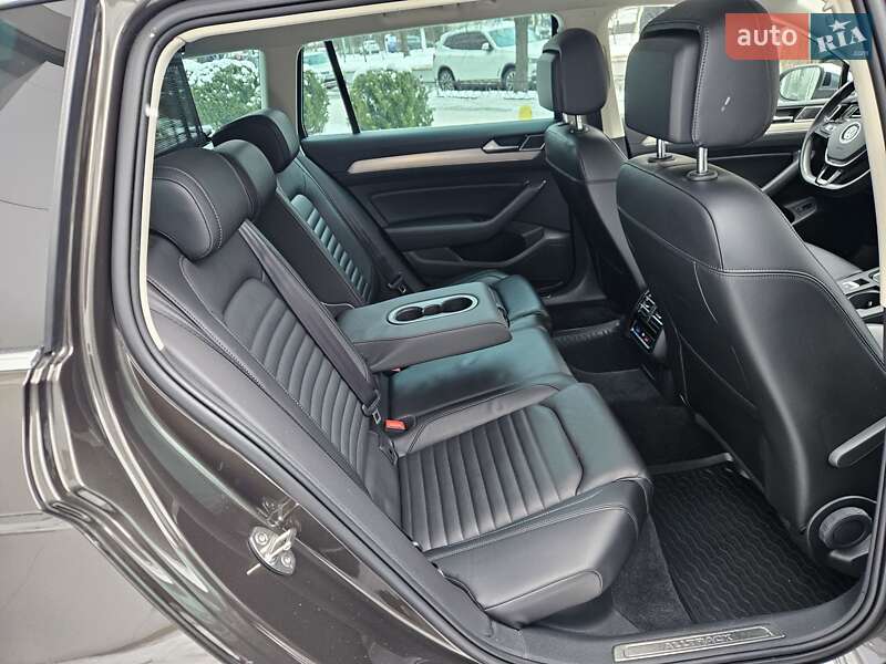 Универсал Volkswagen Passat 2018 в Киеве