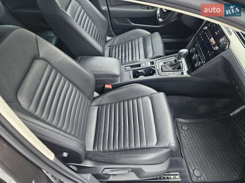 Универсал Volkswagen Passat 2018 в Киеве