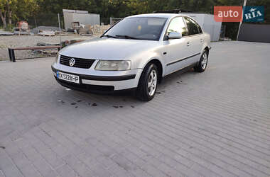 Седан Volkswagen Passat 1998 в Каменец-Подольском