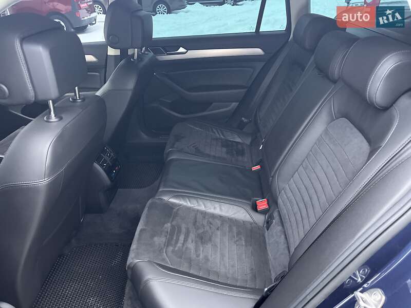 Універсал Volkswagen Passat 2017 в Житомирі