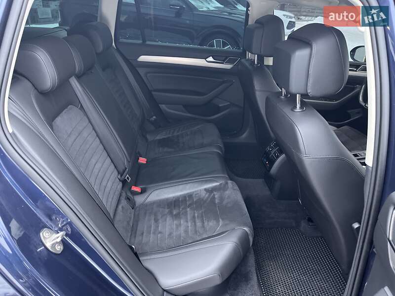 Універсал Volkswagen Passat 2017 в Житомирі