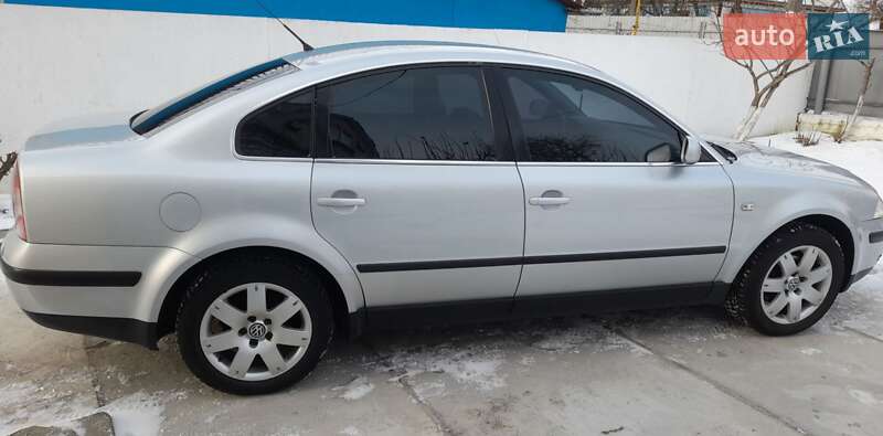 Седан Volkswagen Passat 2002 в Тульчине