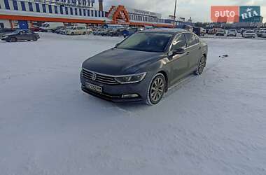 Седан Volkswagen Passat 2015 в Львові