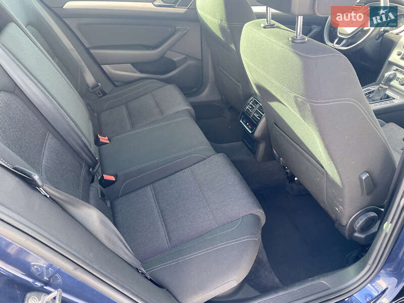 Универсал Volkswagen Passat 2015 в Нововолынске