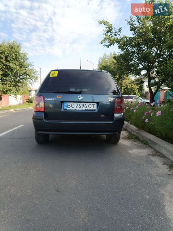 Універсал Volkswagen Passat 2001 в Путивлі