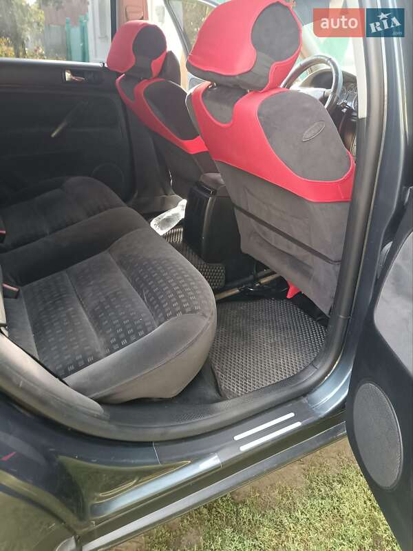 Універсал Volkswagen Passat 2001 в Путивлі